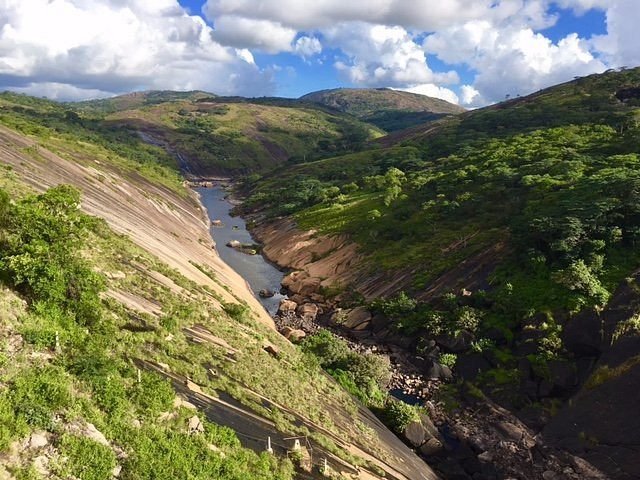 The gorge below the Mutirikwi dam wall